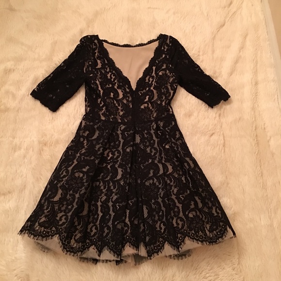 Bebe lace dress - Picture 2 of 5